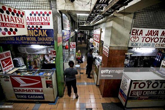 37 (001)